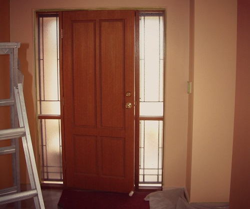 renowacja drzwi drewnianych